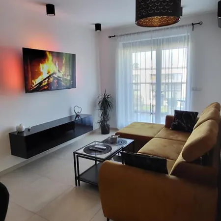 Apartment Jb 56m2 Parking,balkon,2sypialnie Legnica